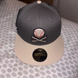 Never worn still even has sticker on it and comes with a free baseball pin